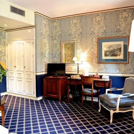 فندق كارلتون البوتيكي 4*