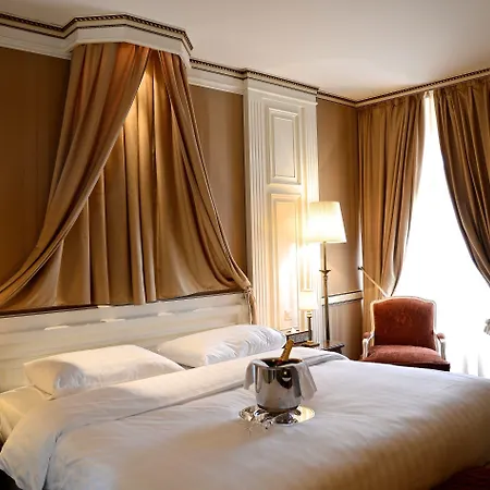 Carlton Boutique Hotell