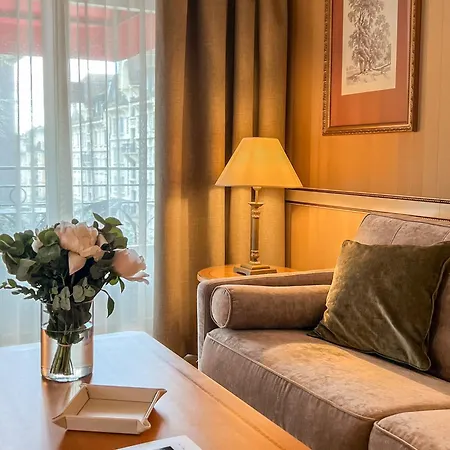 Carlton Boutique Hotel 4*