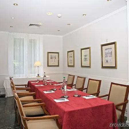 Carlton Boutique Hotel 4*