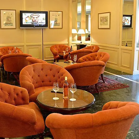 Carlton Boutique Hotel