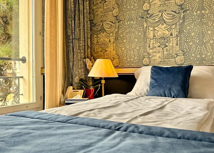 Carlton Boutique Отель