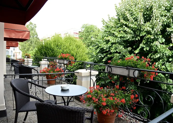 Carlton Boutique Отель 4*