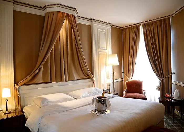 Carlton Boutique Hotel