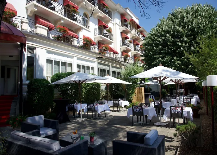 Carlton Boutique Отель