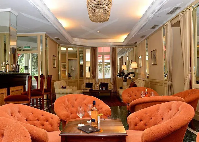 Carlton Boutique Отель 4*