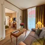 Carlton Boutique Hotel 4*
